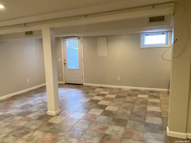 Foto del edificio - 9 Coe Pl