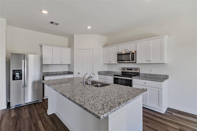 Building Photo - 27235 Blue Pool Dr