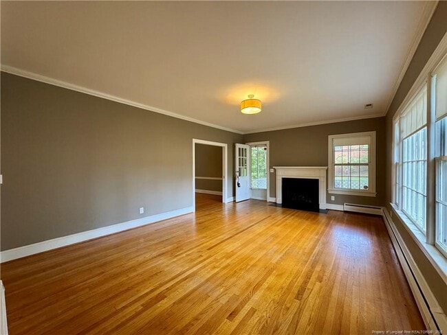 Building Photo - 910 W Whitford St