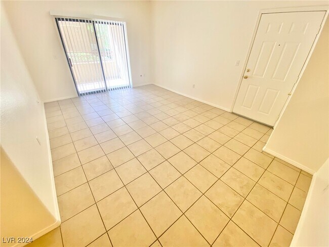 Building Photo - 8250 N Grand Canyon Dr