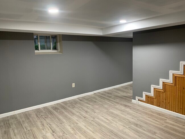Living Room - 7 Corbalis Plz