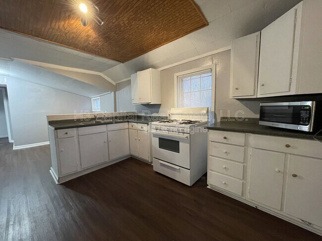 Foto del edificio - 77 Sunset Ave