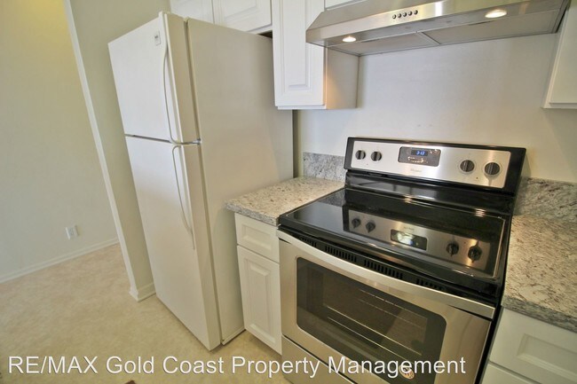 Building Photo - 282 E Surfside Dr