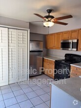 Building Photo - 2440 E Waltann Ln