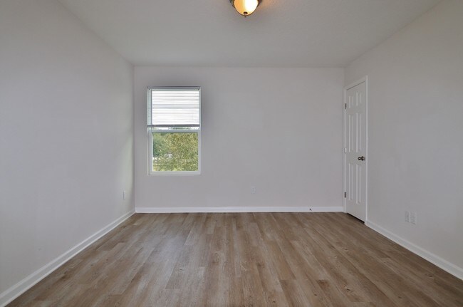 Foto del edificio - 6783 Lake Mist Ln