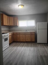 Building Photo - 1213 W 17th St