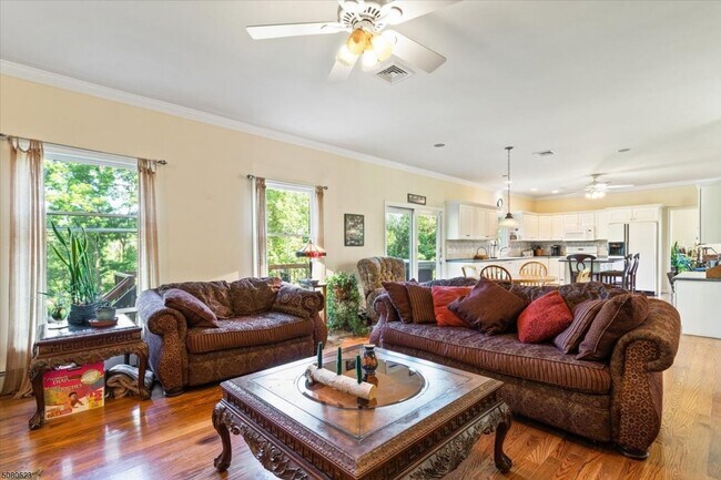 Foto del edificio - 8 Poppys Ct