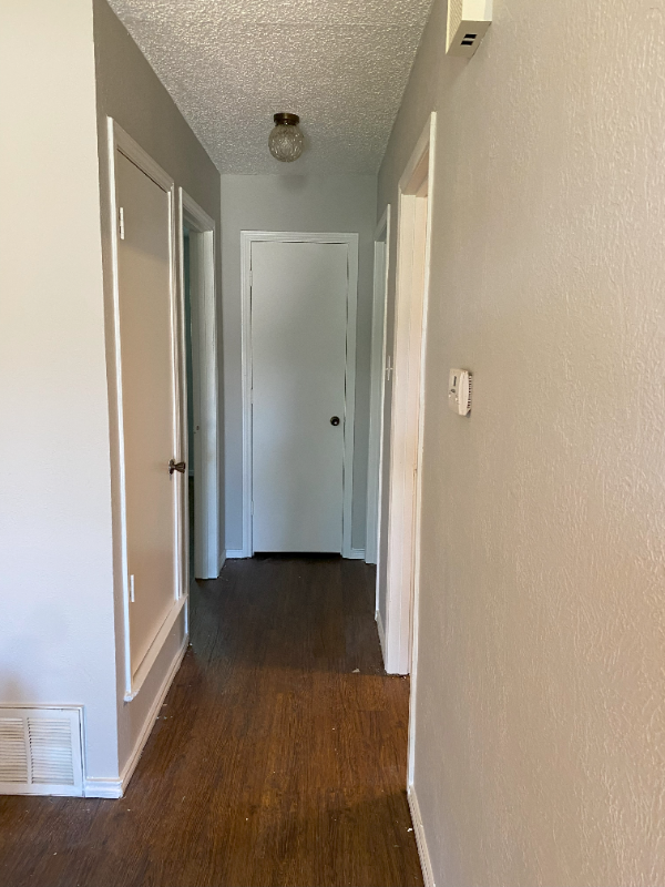 Building Photo - 2020 Granbury St