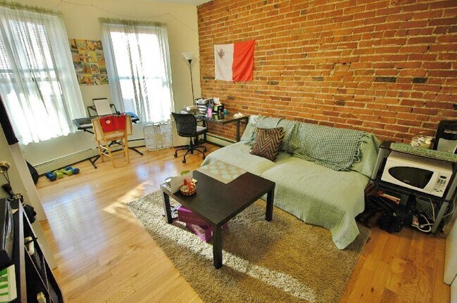 Building Photo - 50 Symphony Rd