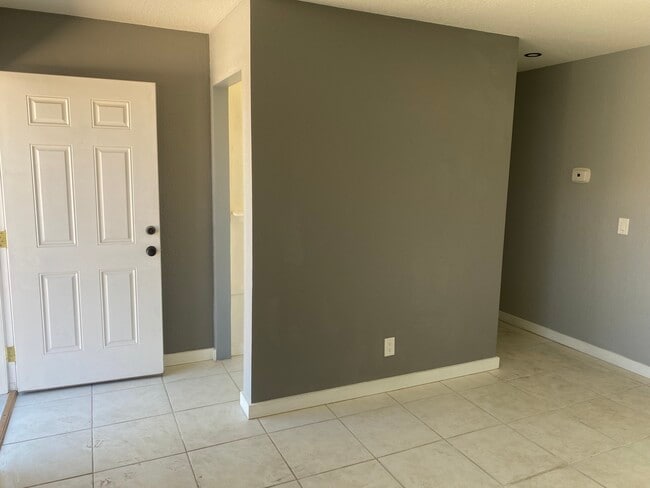 Building Photo - 32415 Pueblo Trl