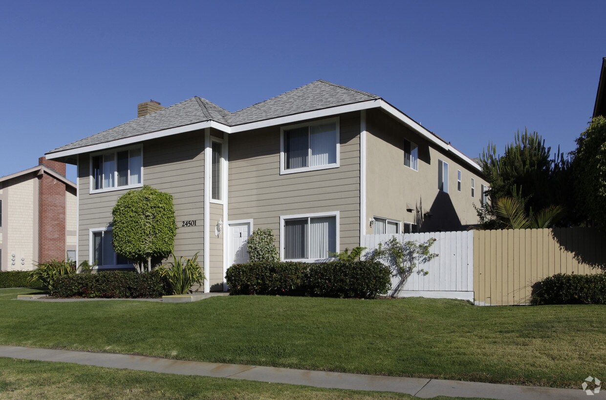 Primary Photo - 24501 Alta Vista Dr