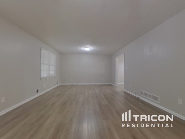 Building Photo - 2811 Quinbery Dr