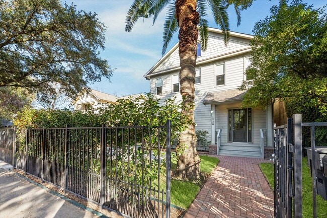 Building Photo - 1226 Heights Blvd