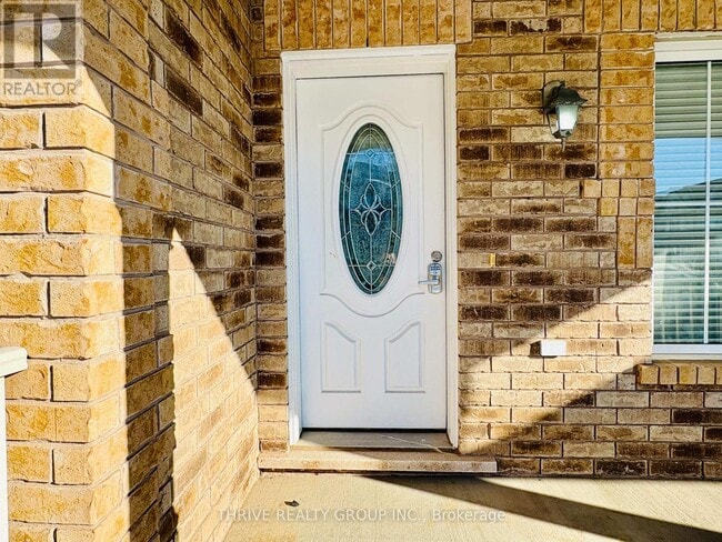 Building Photo - 1029 FARMSTEAD. DRIVE