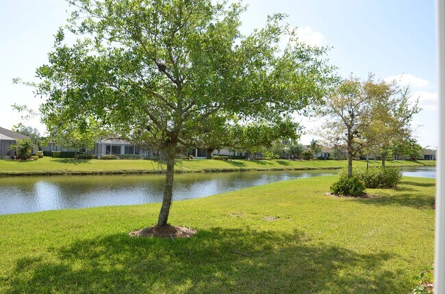 Foto del edificio - 3205 Brookfield Dr