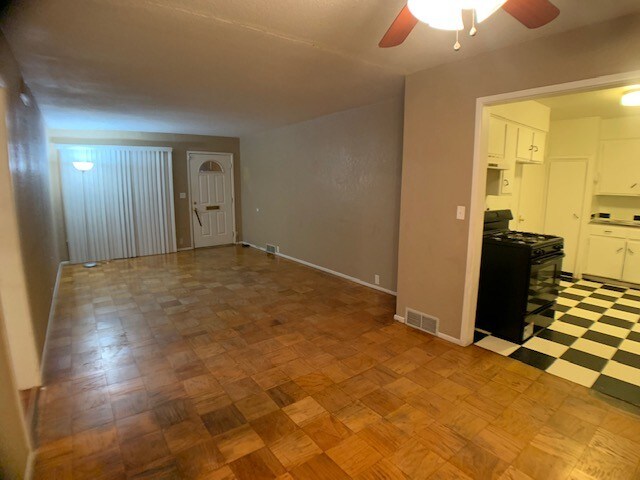 Building Photo - 1625 Meyers Pl
