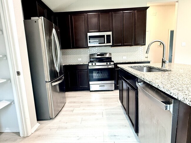 Foto del edificio - 5629 Corso Ct