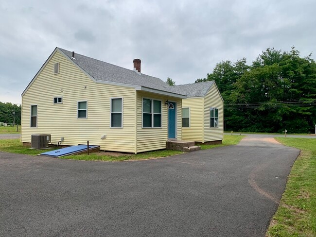 Foto del edificio - 533 Salmon Brook St