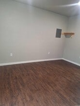 Building Photo - 306 Hornbeck Ave