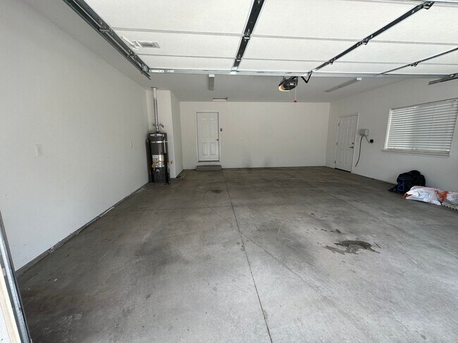 Building Photo - 921 Quail Point Ct