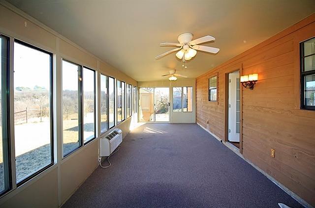 Building Photo - 8985 Hilltop Rd