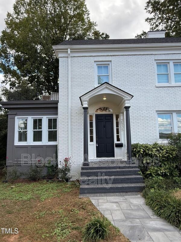 Building Photo - 2505 Fairview Rd