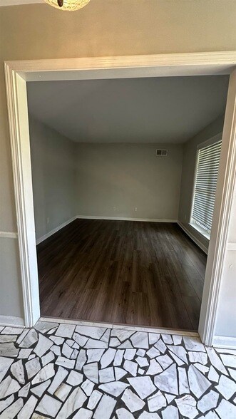 Foto del edificio - 3226 Sycamore View Rd