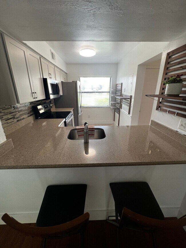 Building Photo - 3200 Candle Ridge Dr