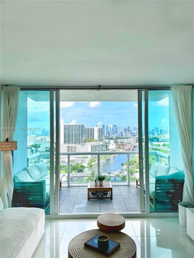 Foto del edificio - 1861 NW S River Dr