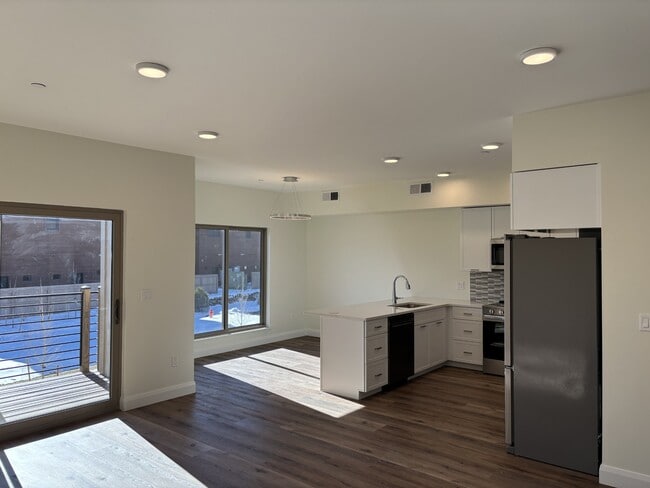 Building Photo - 156 Alpine Ln