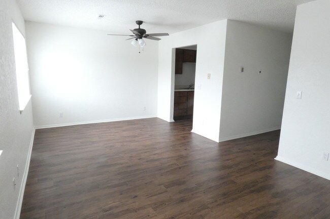 Foto del edificio - 2709 Leslie Rd