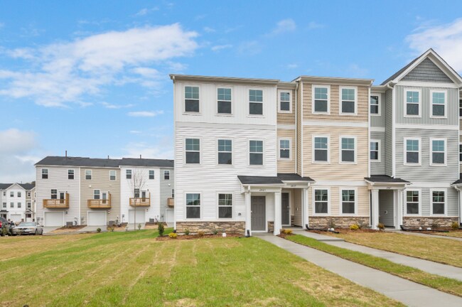 Building Photo - 2423 Kasota Ln