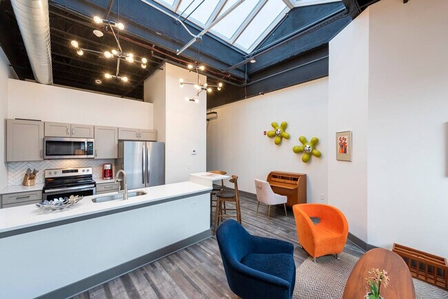 Foto del edificio - 350 East Ave