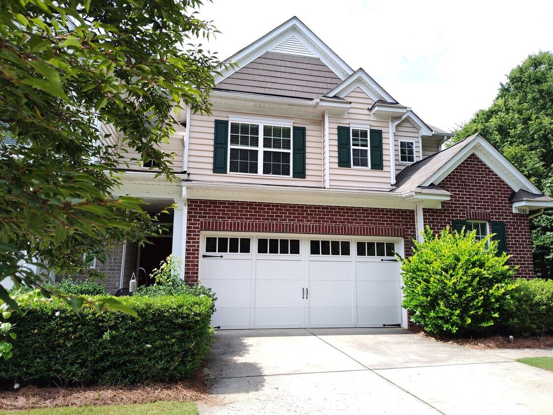 Foto principal - Move-in ready Townhome with in Stone Creek...