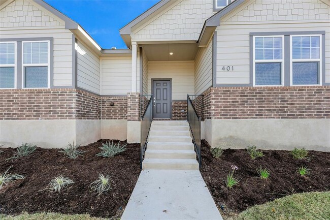 Building Photo - 401 Ravens Crst Dr