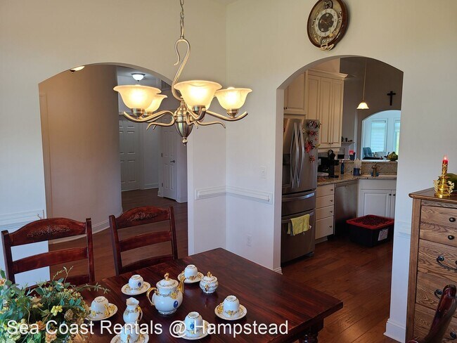 Building Photo - 3 br, 2 bath House - 689 Castle Bay Drive