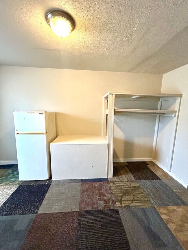 Foto del edificio - **APPLICATION RECEIVED** **MOVE-IN SPECIAL...