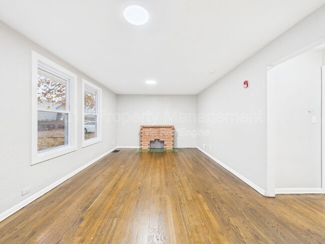 Foto del edificio - 7560 Prospect Ave