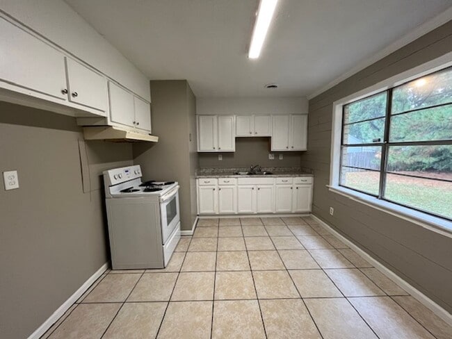 Foto del edificio - Renovated 3 Bedroom 1 Bath Home for Rent!