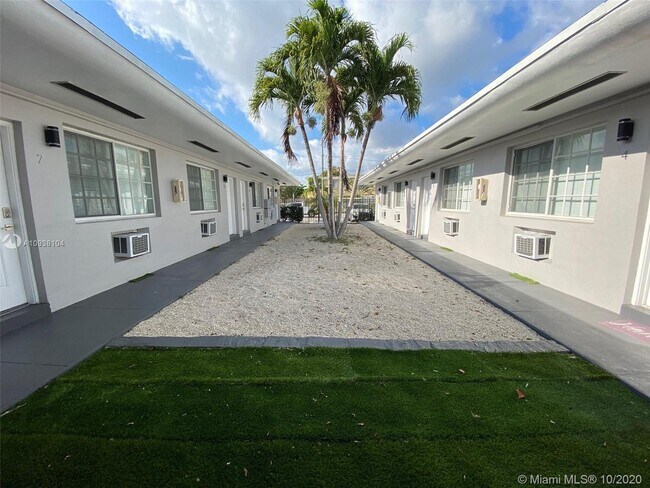 Foto del edificio - 410 NE 62nd St