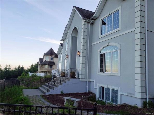 Foto del edificio - 106 Overlook Rd