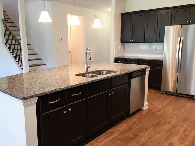 Building Photo - 3150 Creek Village Ln