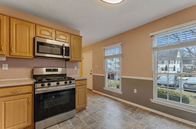 Building Photo - 403 Red Crest Ln