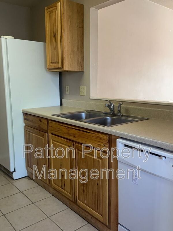 Building Photo - 29 Southridge Dr