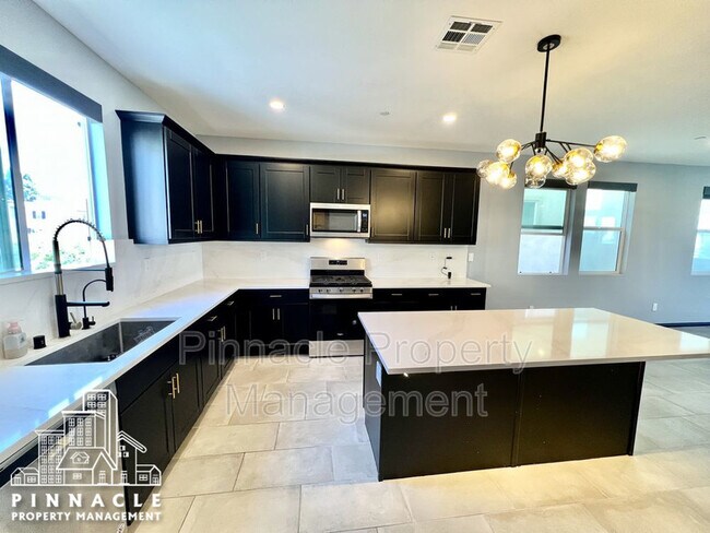 Building Photo - 755 Daniel Freeman Cir