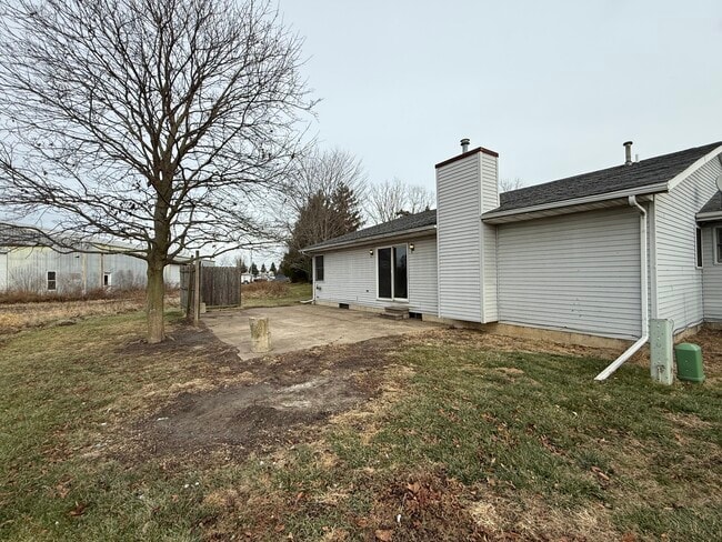 Building Photo - 8821 Sams Dr