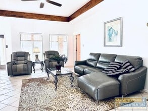 Building Photo - 1 Torrey Pines Dr
