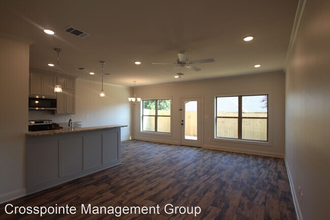 Foto del edificio - 3 br, 2 bath House - 828 Lindsey Ln