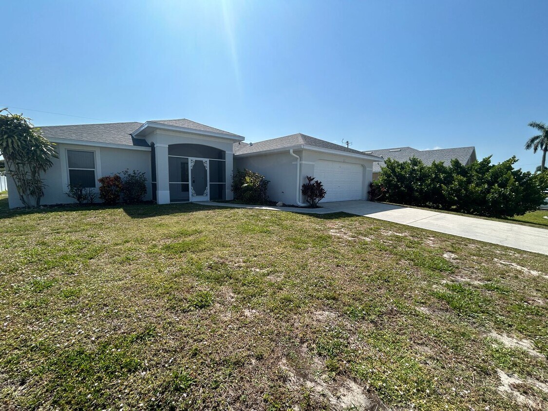 Foto principal - Cape Coral Pool Home w/ Large Yard