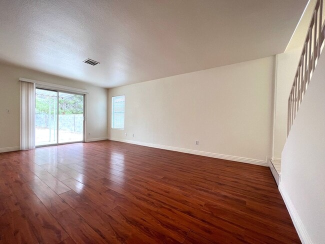 Foto del edificio - 4548 Aviation St